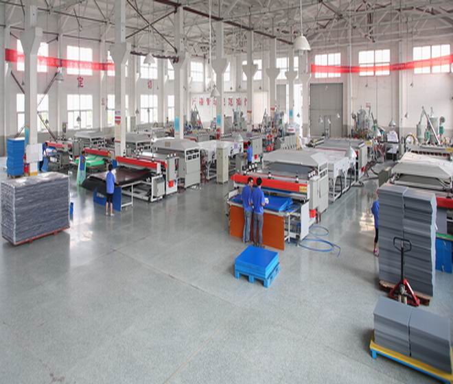 峥嵘历程十九载，同心同德创辉煌